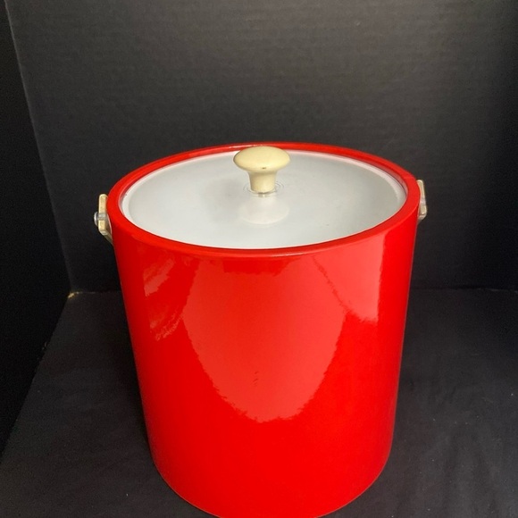 Vtg Red Vinyl Ice Bucket 70's 80s Retro MCM Barware Party Entertaining - Picture 3 of 8